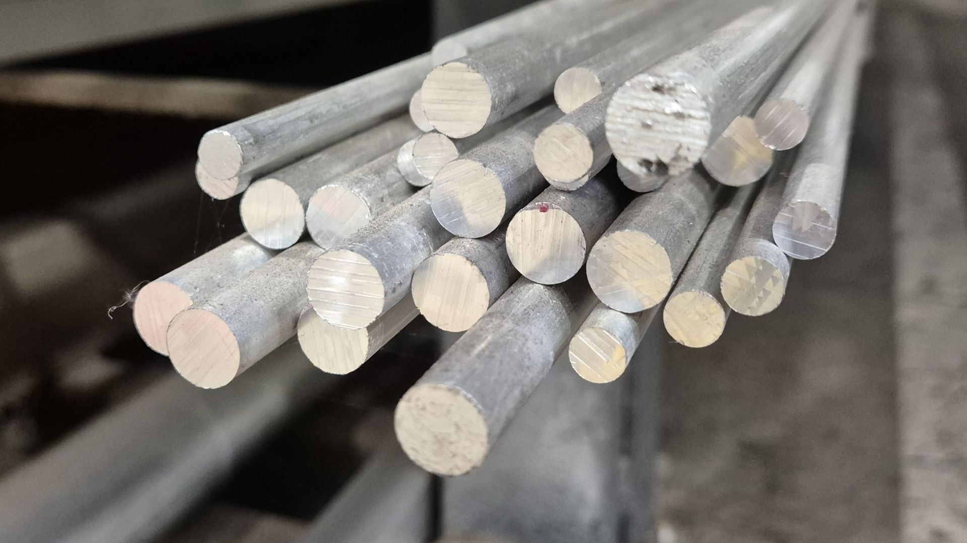 Image de la catégorie Profil rond lisse en aluminium