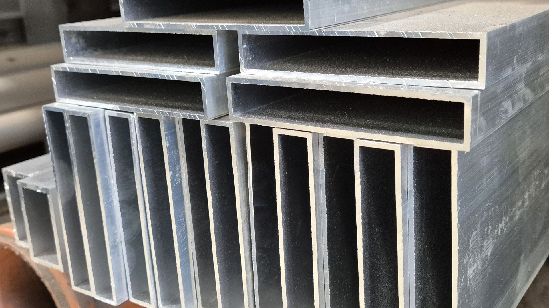 Image de la catégorie Tube rectangle en aluminium